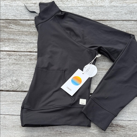 Vuori Tops - VUORI Halo Mini Track Jacket BLACK‎ SIZE XL NWT